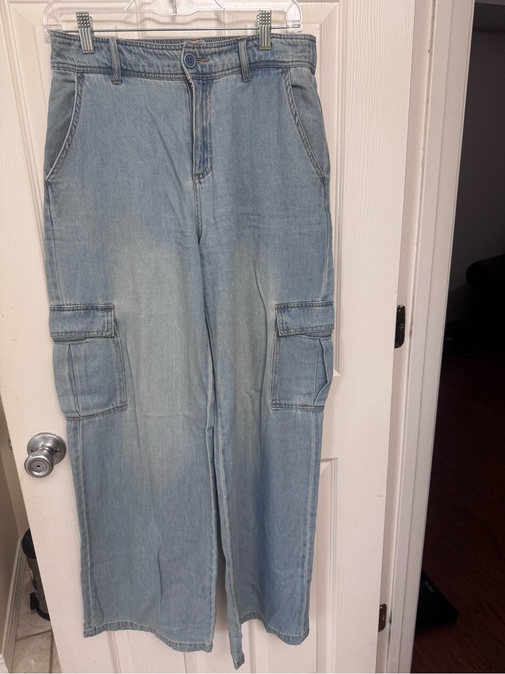 Wide Leg Cargo Jeans in Light Blue